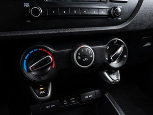 Седан Kia Rio 2018 года, 1399000 рублей, Волгоград