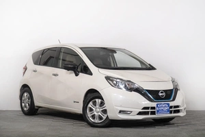 Хетчбэк Nissan Note 2017 года, 999000 рублей, Томск