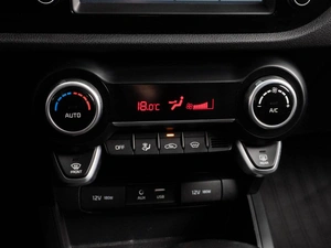 Седан Kia Rio 2019 года, 1399000 рублей, Тюмень