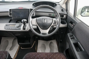 Минивэн Honda Freed 2012 года, 1099000 рублей, Красноярск