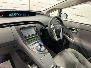 Лифтбек Toyota Prius 2011 года, 999000 рублей, Красноярск