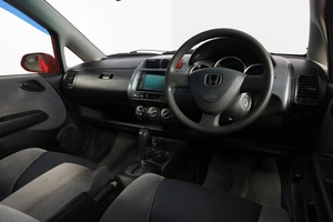 Хетчбэк Honda Fit 2001 года, 349000 рублей, Новосибирск