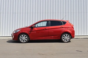 Хэтчбек Hyundai Solaris 2011 года, 670000 рублей, Брянск
