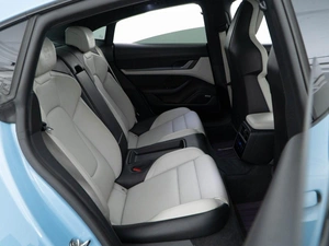 Седан Porsche Taycan 2021 года, 6498999 рублей, Москва