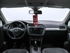 Внедорожник Volkswagen Tiguan 2020 года, 3000000 рублей, Красноярск