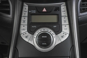 Седан Hyundai Avante 2011 года, 919000 рублей, Кемерово