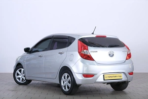 Хетчбэк Hyundai Solaris 2013 года, 919000 рублей, Омск