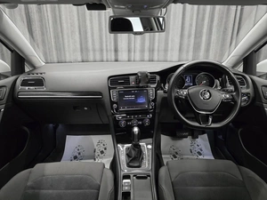 Хетчбэк Volkswagen Golf 2015 года, 1250000 рублей, Красноярск