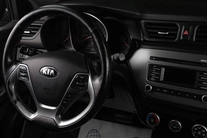 Седан Kia Rio 2016 года, 1019000 рублей, Тюмень