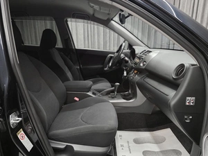 Внедорожник Toyota RAV4 2011 года, 1599000 рублей, Красноярск