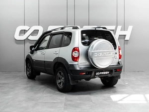 Внедорожник Chevrolet Niva 2018 года, 739000 рублей, Тюмень