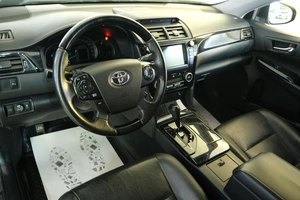 Седан Toyota Camry 2013 года, 2089000 рублей, Омск