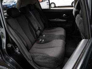 Хетчбэк Nissan Tiida 2011 года, 830000 рублей, Краснодар