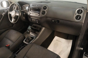 Внедорожник Volkswagen Tiguan 2012 года, 1249000 рублей, Челябинск