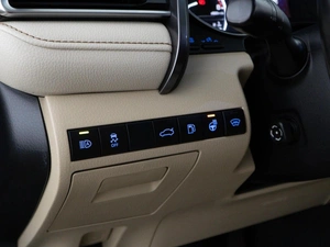 Седан Toyota Camry 2018 года, 2834444 рублей, Москва