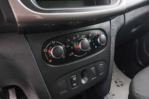 Хетчбэк Renault Sandero 2019 года, 1239000 рублей, Красноярск