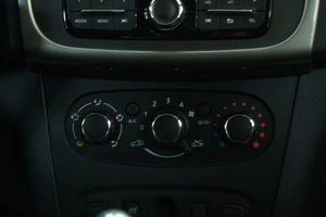 Хетчбэк Renault Sandero 2019 года, 1459000 рублей, Омск