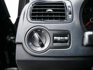 Седан Volkswagen Polo 2016 года, 1050000 рублей, Красноярск