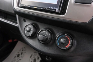 Хетчбэк Toyota Vitz 2015 года, 849000 рублей, Красноярск