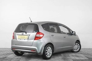 Хетчбэк Honda Fit 2012 года, 1039000 рублей, Кемерово