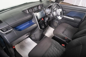 Минивэн Toyota Roomy 2018 года, 1299000 рублей, Томск