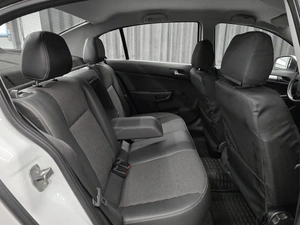 Седан Opel Astra 2010 года, 660000 рублей, Красноярск