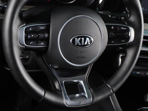 Седан Kia K5 2020 года, 2440000 рублей, Красный Пахарь