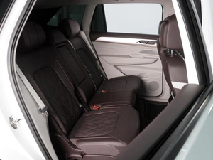 Внедорожник Volkswagen Tavendor 2023 года, 4869000 рублей, Красный Пахарь