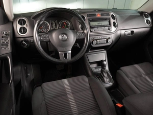 Внедорожник Volkswagen Tiguan 2010 года, 1189000 рублей, Воронеж