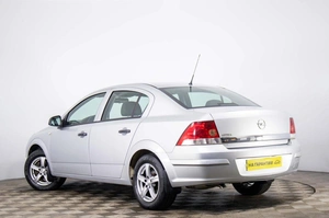 Седан Opel Astra 2010 года, 689000 рублей, Пермь