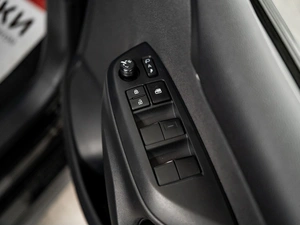 Хетчбэк Toyota Yaris 2020 года, 1075000 рублей, Красноярск