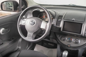 Хетчбэк Nissan Note 2012 года, 999000 рублей, Томск