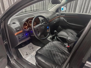 Седан Toyota Avensis 2008 года, 950000 рублей, Красноярск