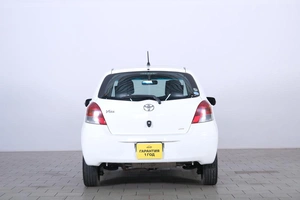 Хетчбэк Toyota Vitz 2009 года, 729000 рублей, Омск
