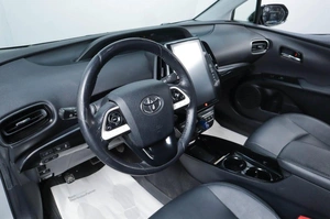 Хетчбэк Toyota Prius PHV 2017 года, 2449000 рублей, Челябинск