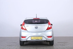 Хетчбэк Hyundai Solaris 2013 года, 919000 рублей, Омск
