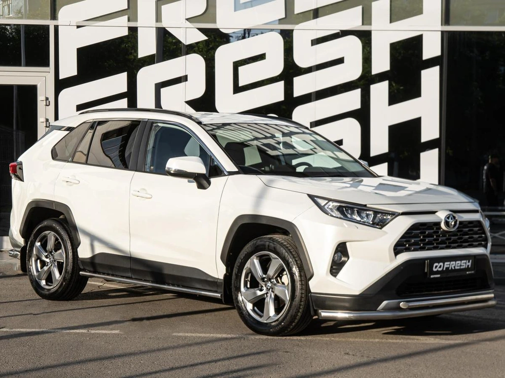 Внедорожник Toyota RAV4 2019 года, 2949000 рублей, Волгоград