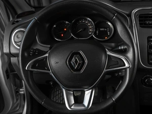 Седан Renault Logan 2019 года, 920000 рублей, Тюмень