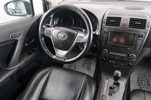 Седан Toyota Avensis 2009 года, 1269000 рублей, Красноярск