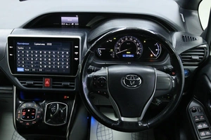 Минивэн Toyota Esquire 2016 года, 2033000 рублей, Солонцы