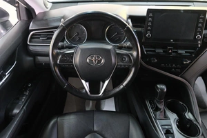 Седан Toyota Camry 2021 года, 2759000 рублей, Омск