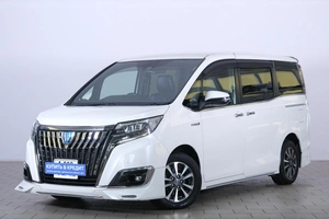 Минивэн Toyota Esquire 2019 года, 2499000 рублей, Омск