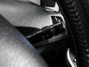 Лифтбек Toyota Prius 2013 года, 1449000 рублей, Тюмень