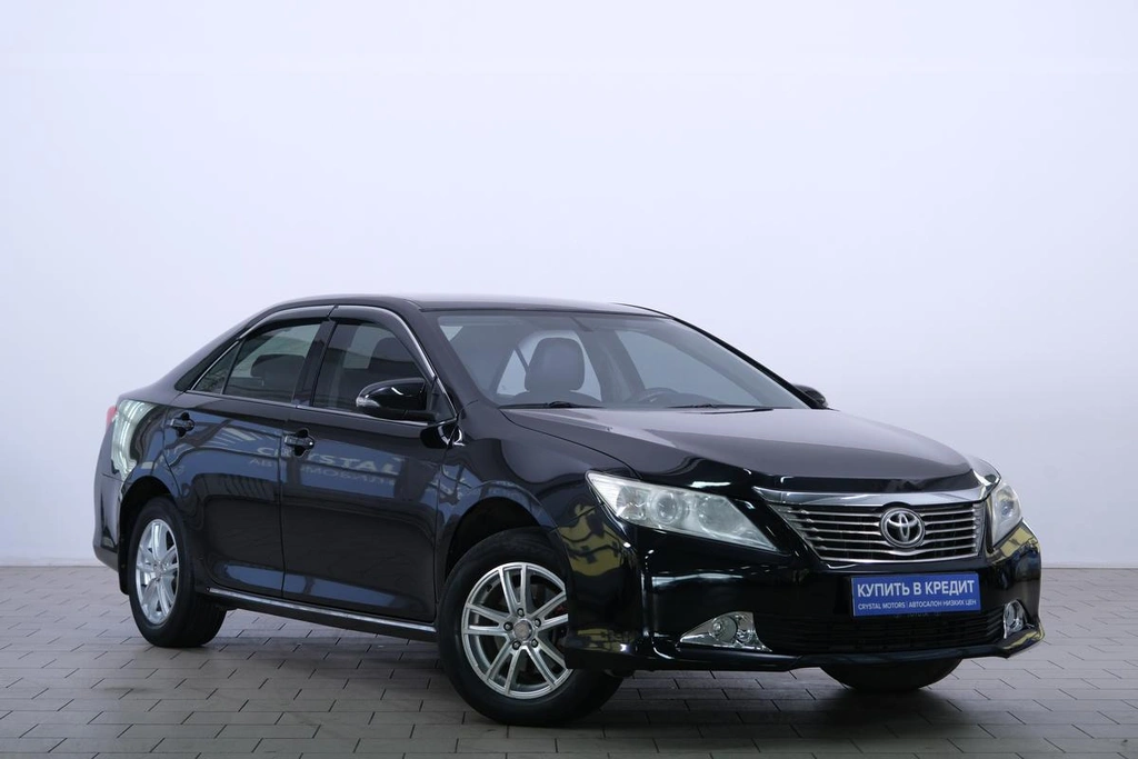 Седан Toyota Camry 2014 года, 1549000 рублей, Омск