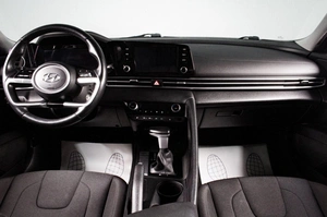 Седан Hyundai Elantra 2023 года, 2319000 рублей, Сургут