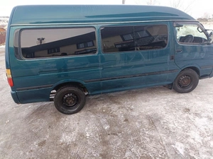 Минивэн Toyota Hiace 2002 года, 650000 рублей, Емельяново