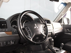 Внедорожник Mitsubishi Pajero 2008 года, 1430000 рублей, Омск