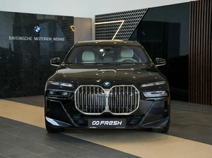 Седан BMW i7 2022 года, 13000000 рублей, Омск