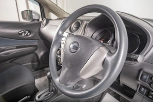 Хетчбэк Nissan Note 2016 года, 899000 рублей, Томск