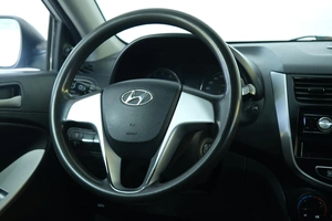 Хетчбэк Hyundai Solaris 2013 года, 779000 рублей, Омск